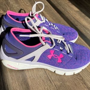 Like New Under Armour Sneakers